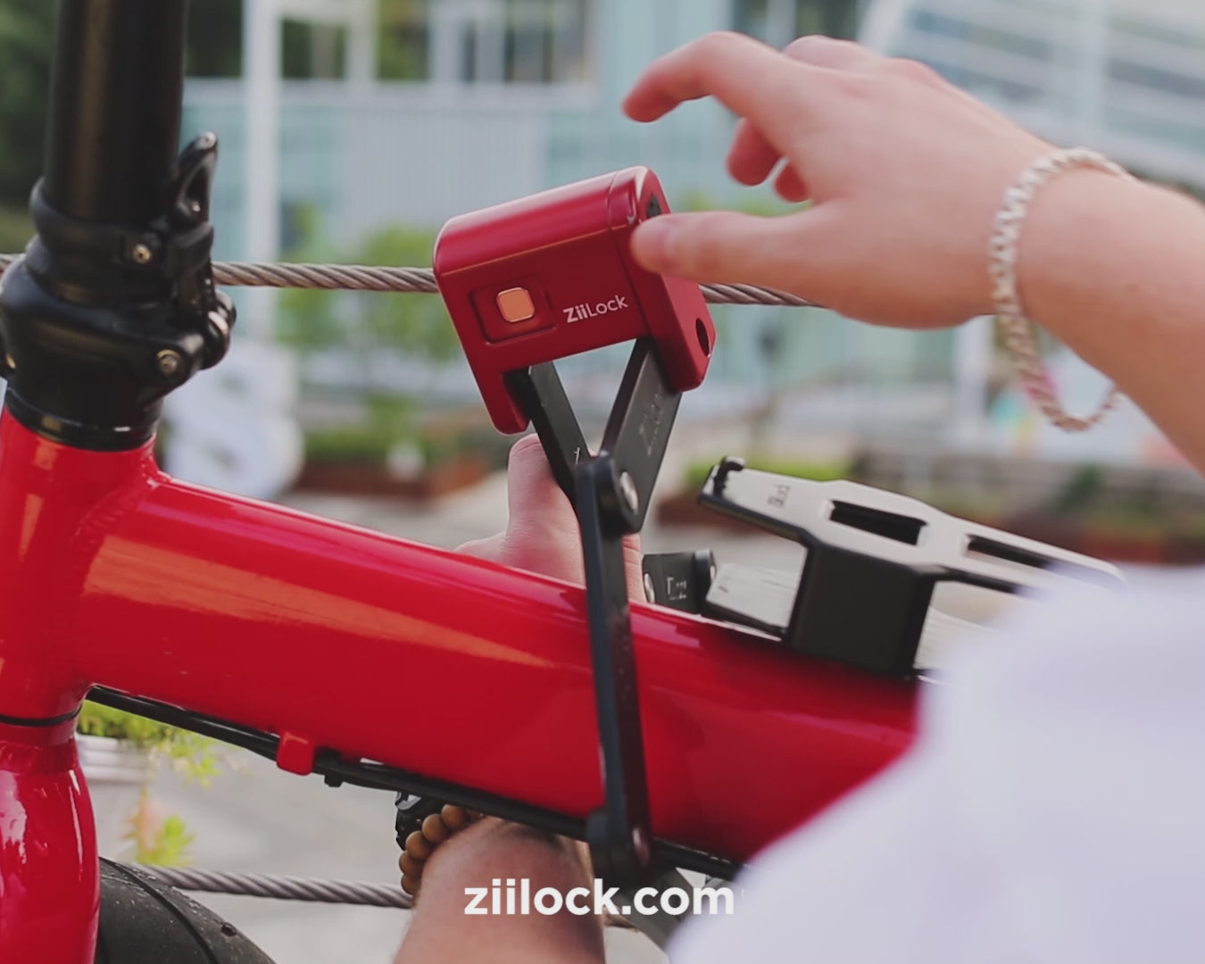 <transcy>ZiiLock | Smart Folding Bike Lock Fingerabdruck &amp; Smartphone entsperren</transcy>
